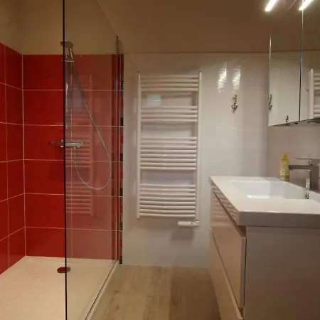 Chaleureux 5 Pres De Freycenet-la-cuche, Ideal Pour Familles Et Amis, Animaux Admis Landhuis