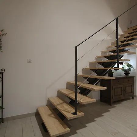 Chaleureux 5 Pres De Freycenet-la-cuche, Ideal Pour Familles Et Amis, Animaux Admis Landhuis